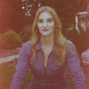 Meet your Posher, Romy aura